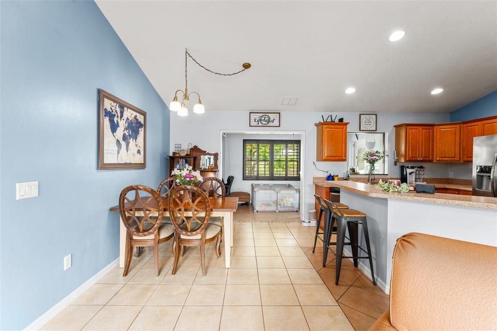 For Sale: $315,000 (3 beds, 2 baths, 1352 Square Feet)