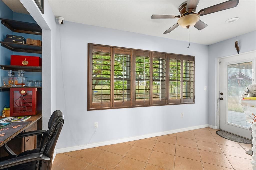 For Sale: $315,000 (3 beds, 2 baths, 1352 Square Feet)