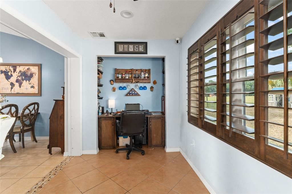 For Sale: $315,000 (3 beds, 2 baths, 1352 Square Feet)