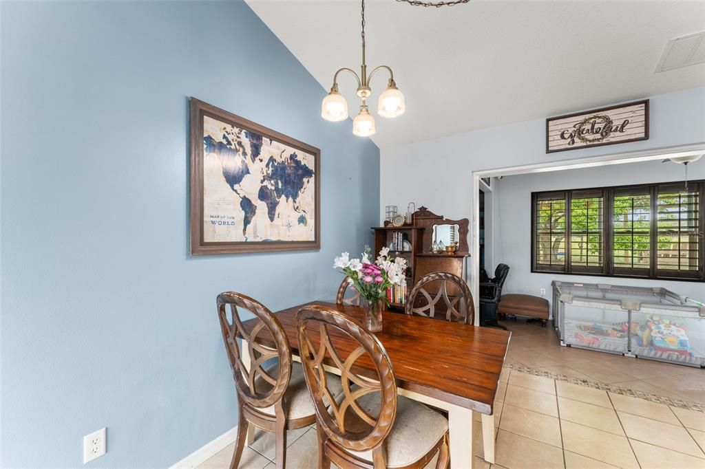 For Sale: $315,000 (3 beds, 2 baths, 1352 Square Feet)