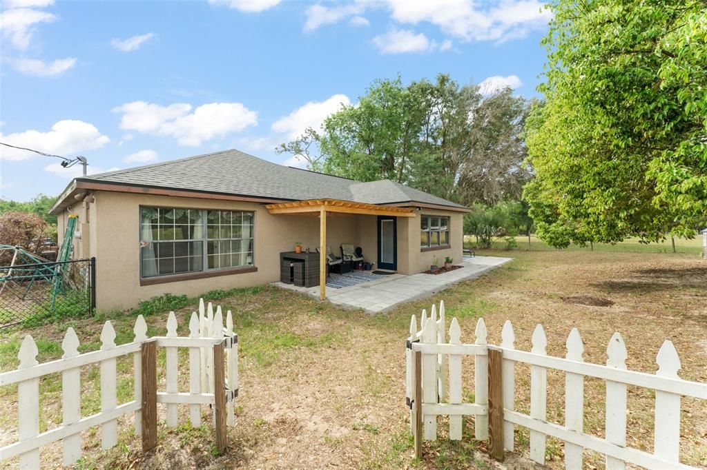 For Sale: $315,000 (3 beds, 2 baths, 1352 Square Feet)