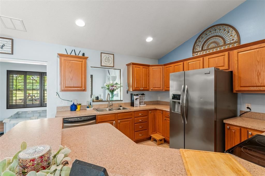 For Sale: $315,000 (3 beds, 2 baths, 1352 Square Feet)