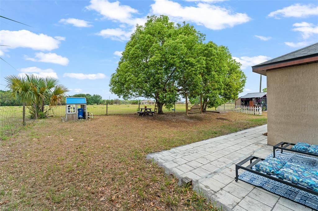For Sale: $315,000 (3 beds, 2 baths, 1352 Square Feet)