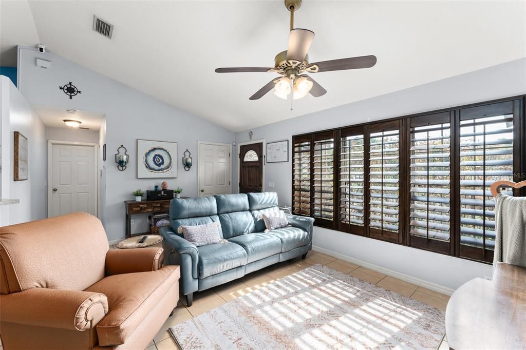 For Sale: $315,000 (3 beds, 2 baths, 1352 Square Feet)
