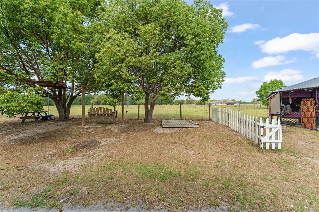 For Sale: $315,000 (3 beds, 2 baths, 1352 Square Feet)