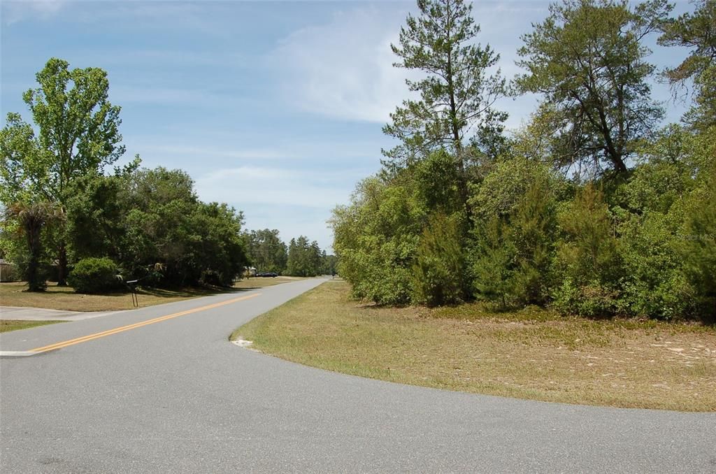 На продажу: $65,000 (0.58 acres)