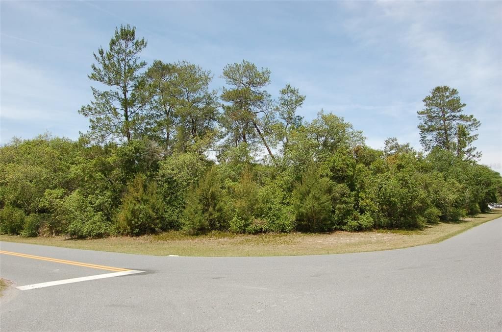 На продажу: $65,000 (0.58 acres)