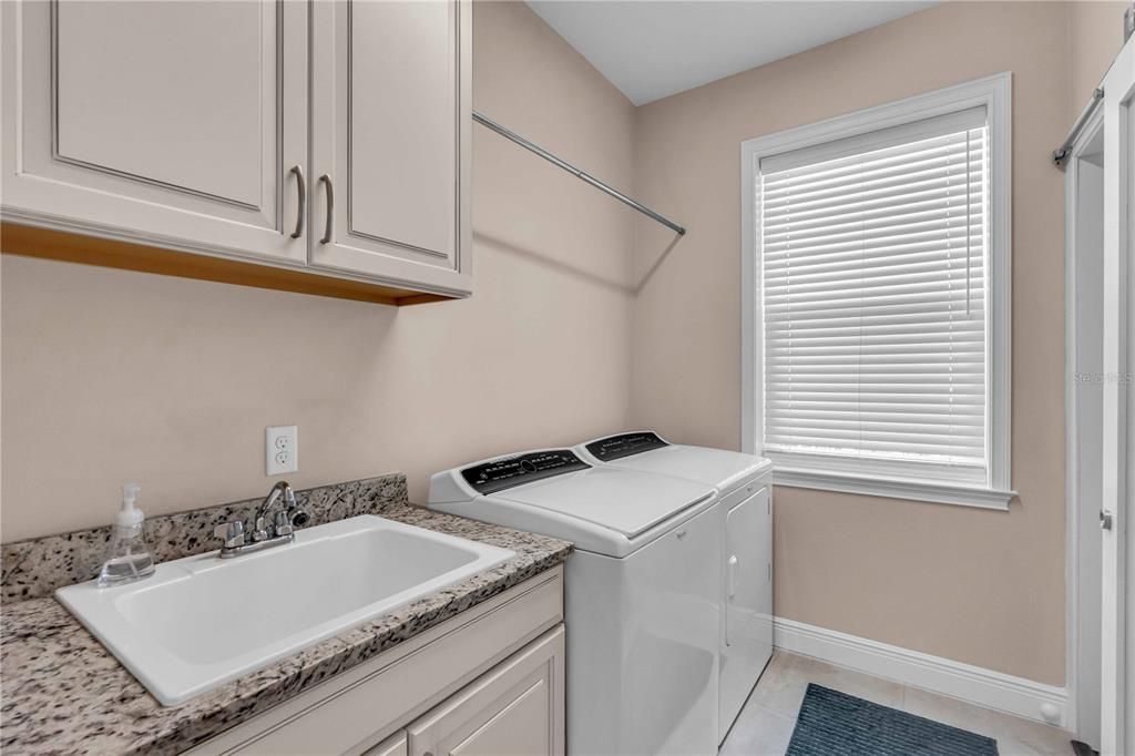 For Rent: $4,500 (3 beds, 2 baths, 2256 Square Feet)