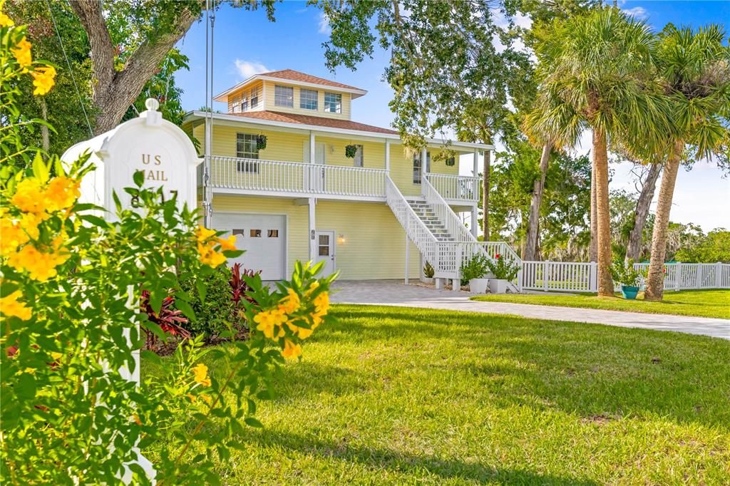 Active With Contract: $799,000 (3 beds, 2 baths, 2728 Square Feet)