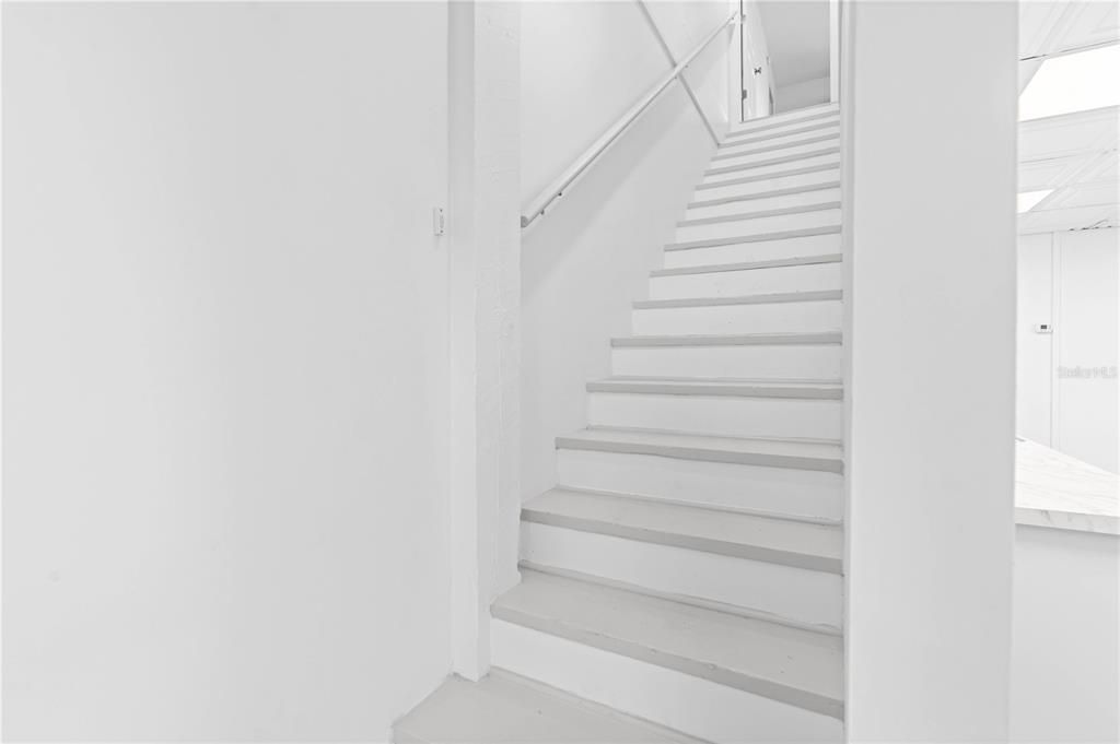 Active With Contract: $799,000 (3 beds, 2 baths, 2728 Square Feet)