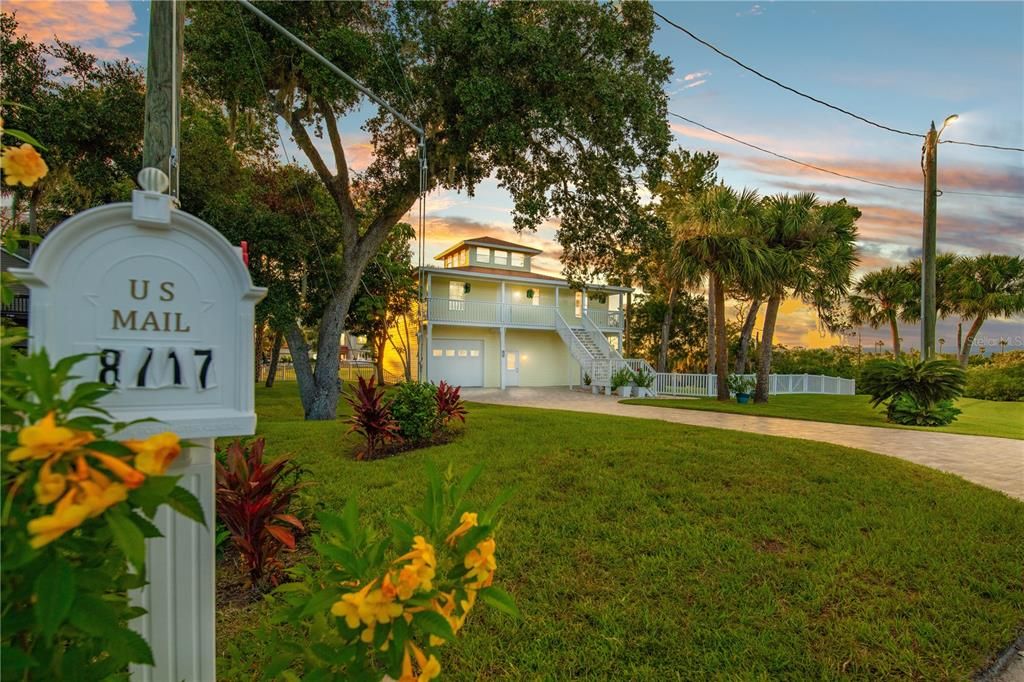 Active With Contract: $799,000 (3 beds, 2 baths, 2728 Square Feet)