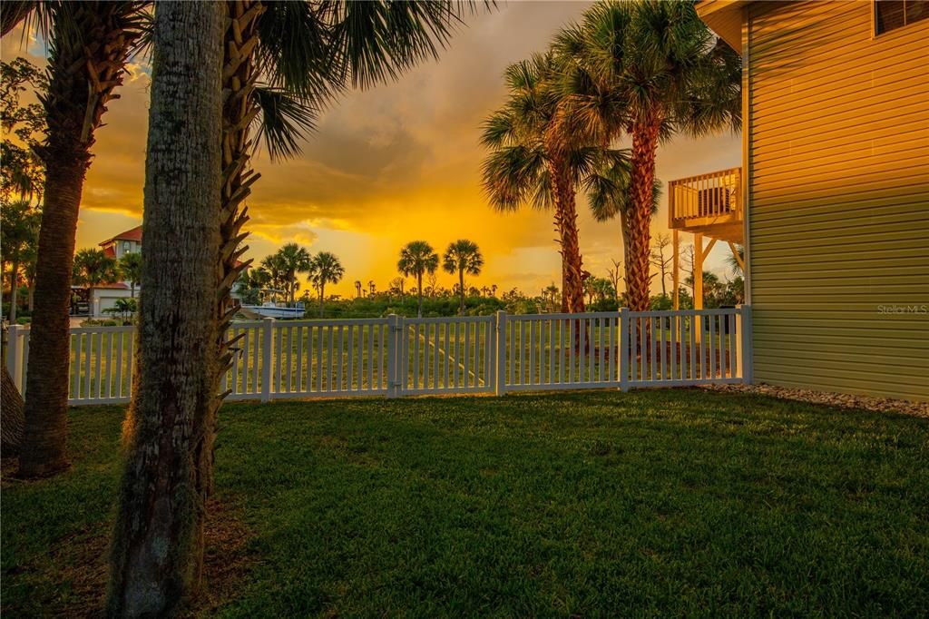 Active With Contract: $799,000 (3 beds, 2 baths, 2728 Square Feet)