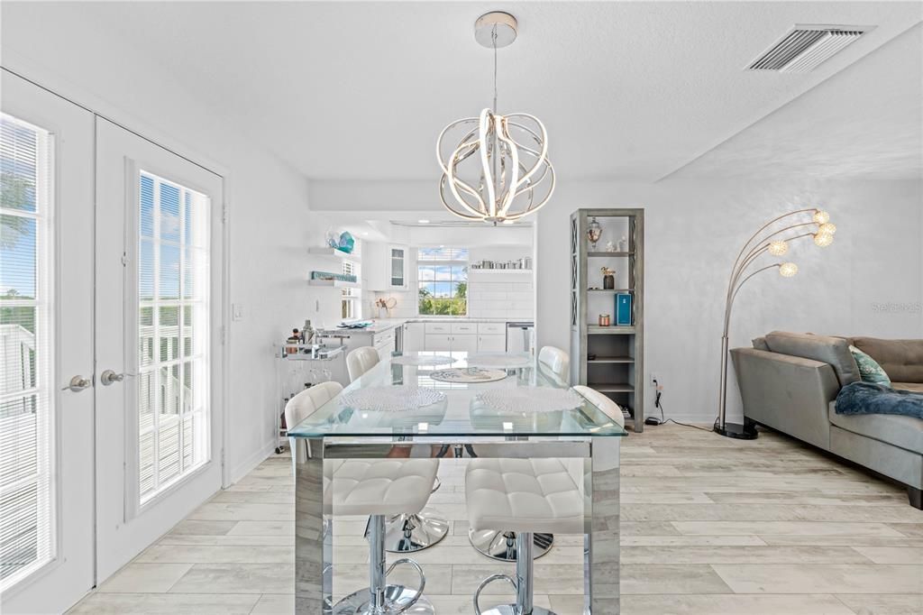 Active With Contract: $799,000 (3 beds, 2 baths, 2728 Square Feet)