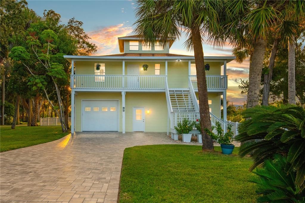 Active With Contract: $799,000 (3 beds, 2 baths, 2728 Square Feet)