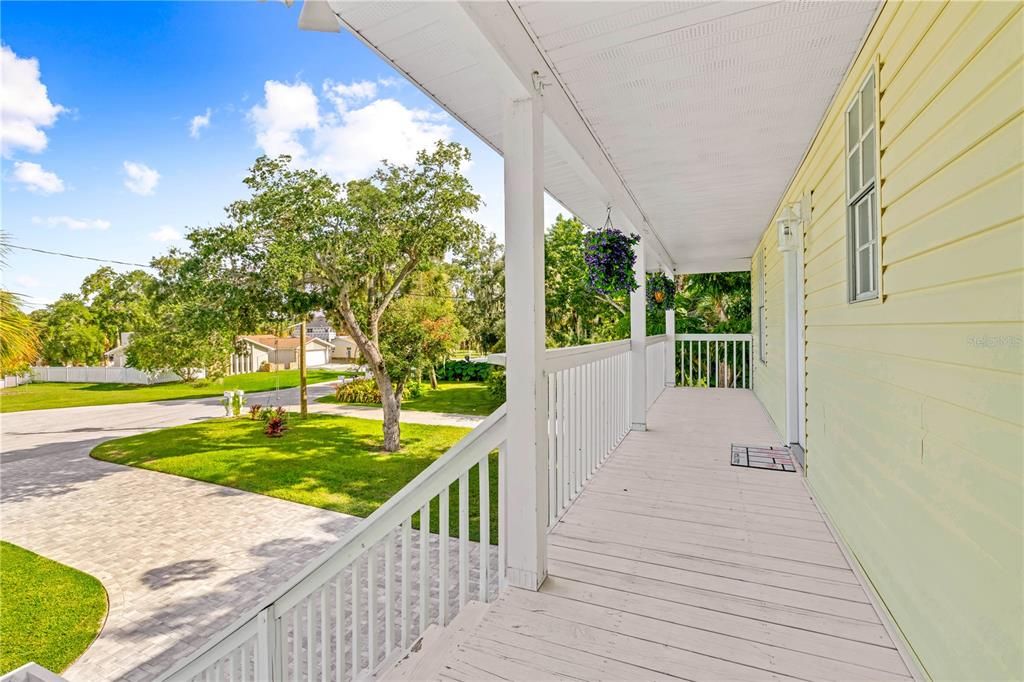 Active With Contract: $799,000 (3 beds, 2 baths, 2728 Square Feet)