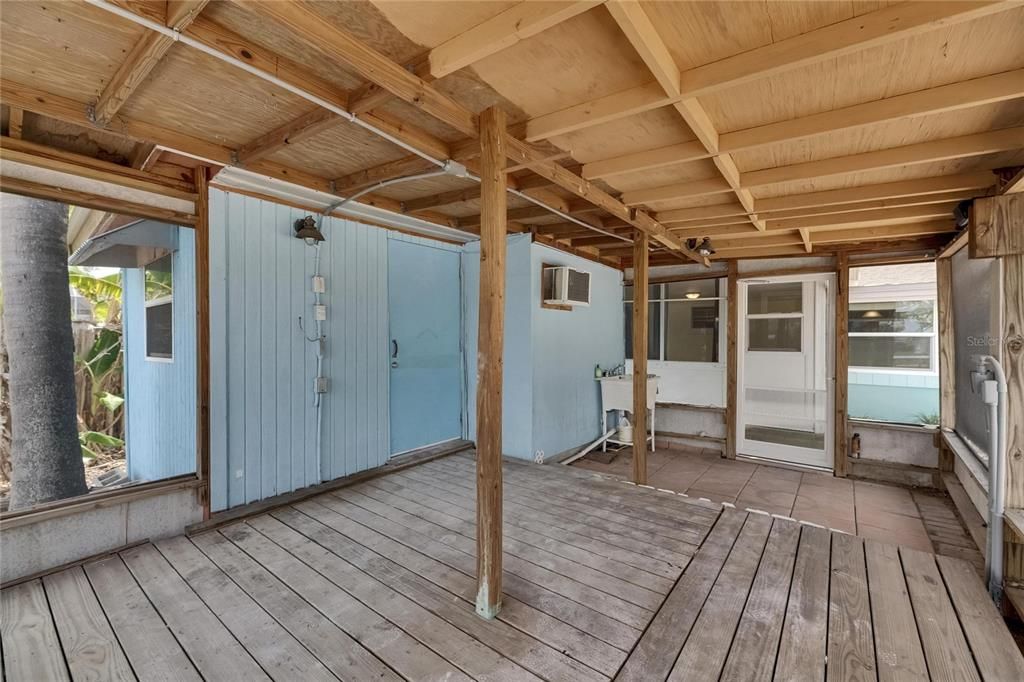 Active With Contract: $365,000 (3 beds, 2 baths, 1529 Square Feet)