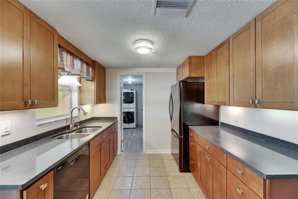 Active With Contract: $365,000 (3 beds, 2 baths, 1529 Square Feet)