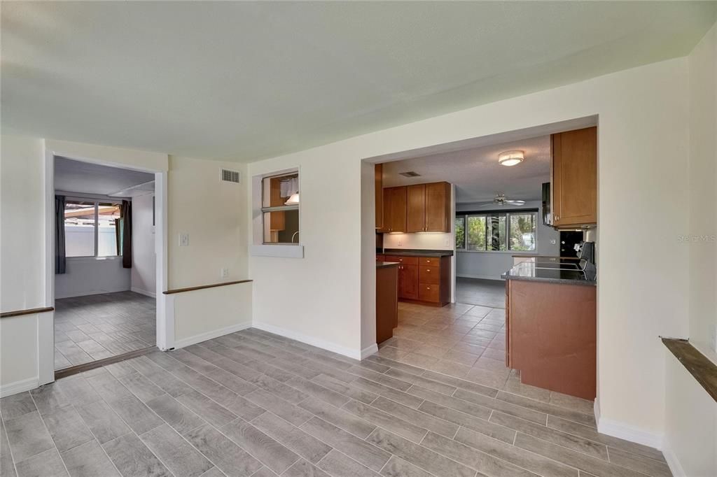 Active With Contract: $365,000 (3 beds, 2 baths, 1529 Square Feet)