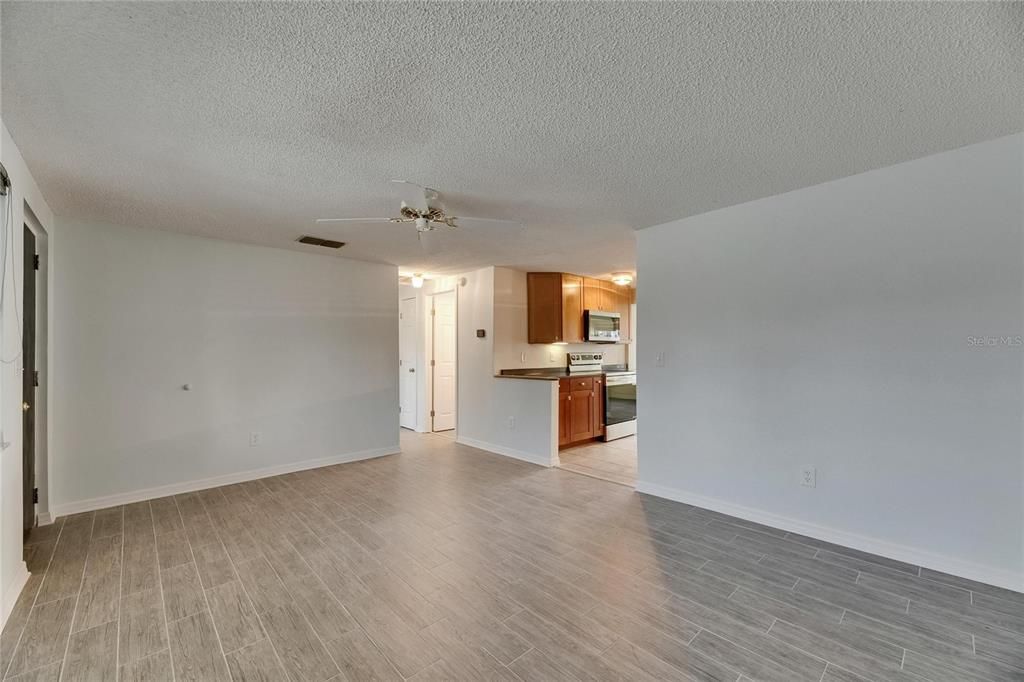Active With Contract: $365,000 (3 beds, 2 baths, 1529 Square Feet)