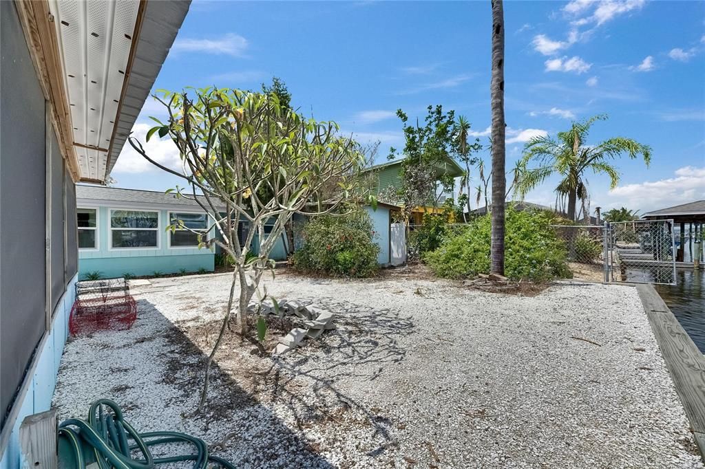 Active With Contract: $365,000 (3 beds, 2 baths, 1529 Square Feet)