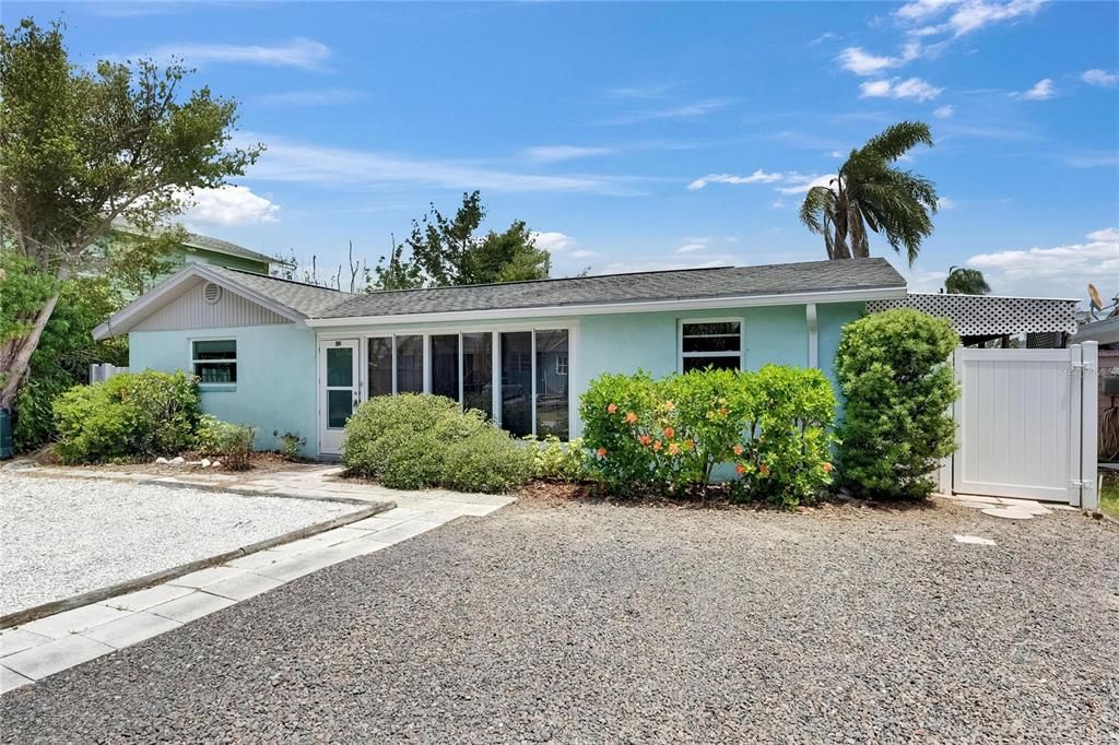 Active With Contract: $365,000 (3 beds, 2 baths, 1529 Square Feet)