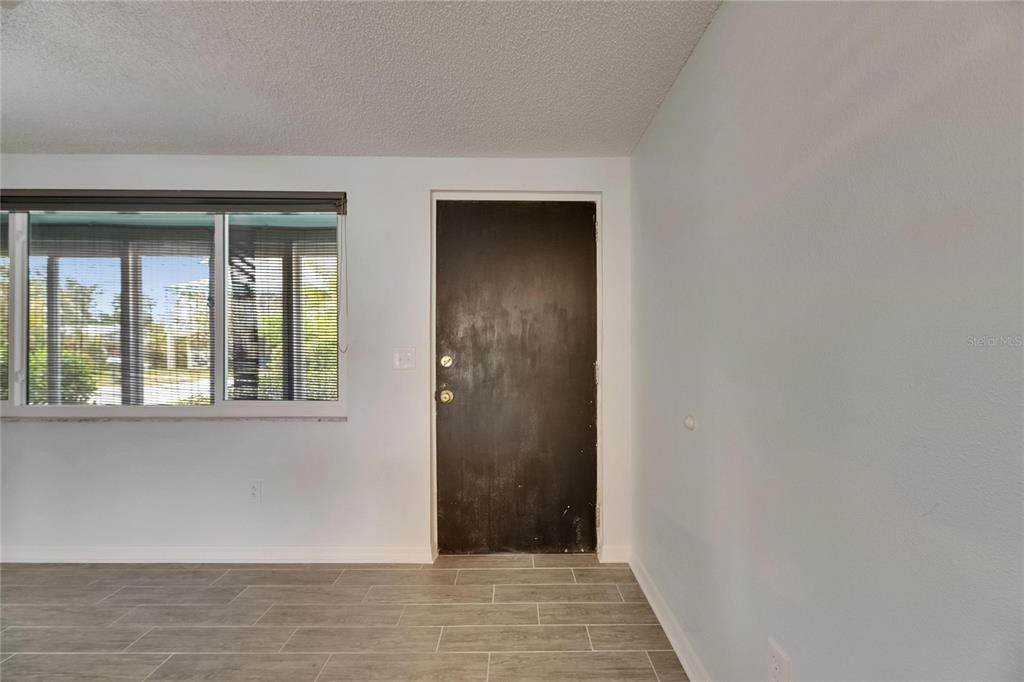 Active With Contract: $365,000 (3 beds, 2 baths, 1529 Square Feet)