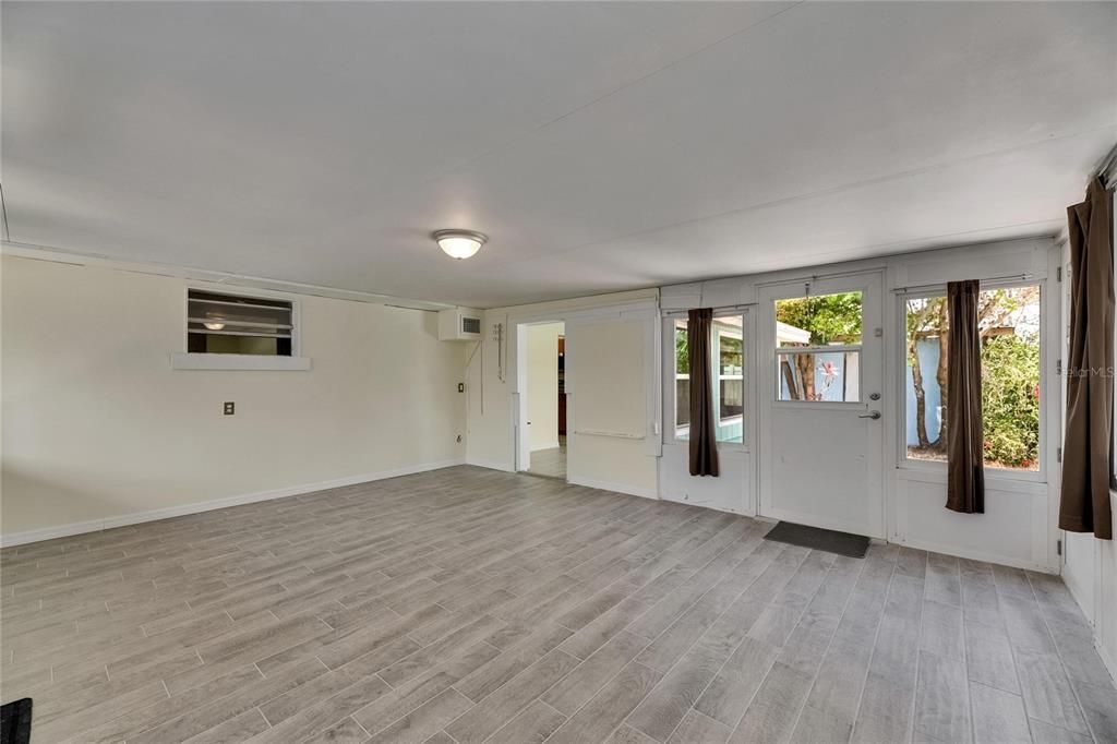 Active With Contract: $365,000 (3 beds, 2 baths, 1529 Square Feet)