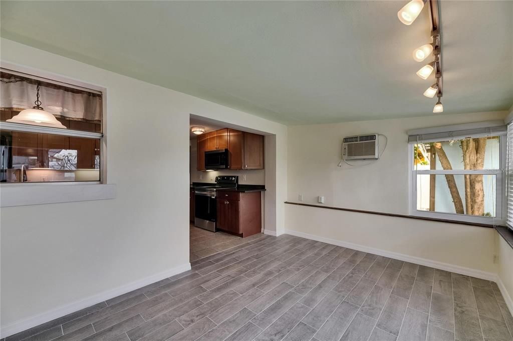 Active With Contract: $365,000 (3 beds, 2 baths, 1529 Square Feet)