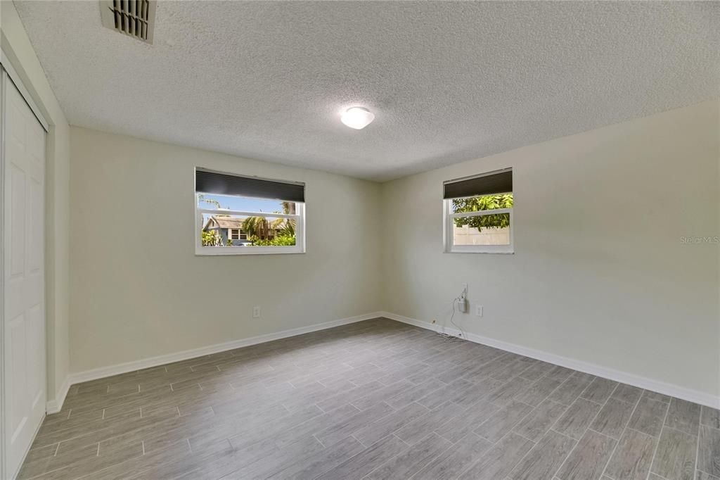 Active With Contract: $365,000 (3 beds, 2 baths, 1529 Square Feet)
