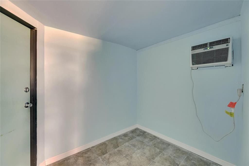 Active With Contract: $365,000 (3 beds, 2 baths, 1529 Square Feet)