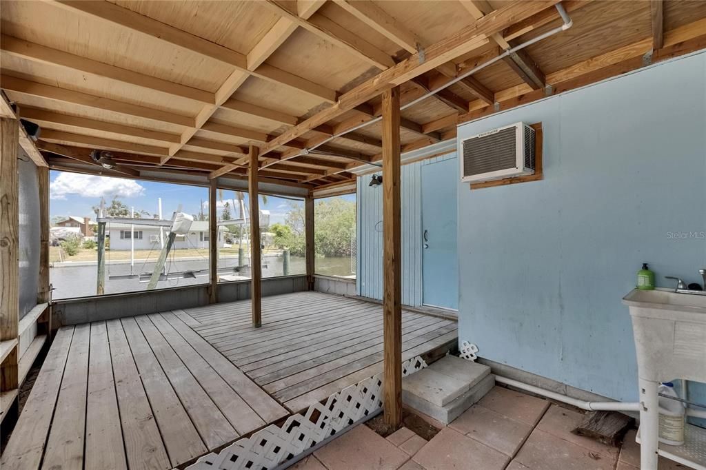 Active With Contract: $365,000 (3 beds, 2 baths, 1529 Square Feet)