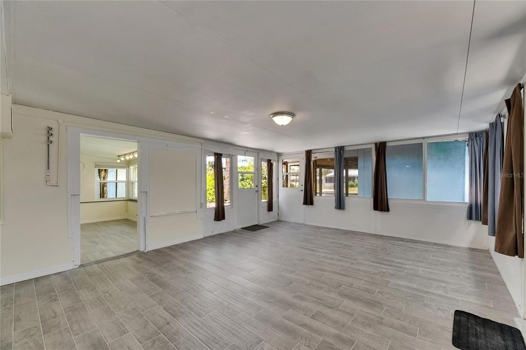 Active With Contract: $365,000 (3 beds, 2 baths, 1529 Square Feet)