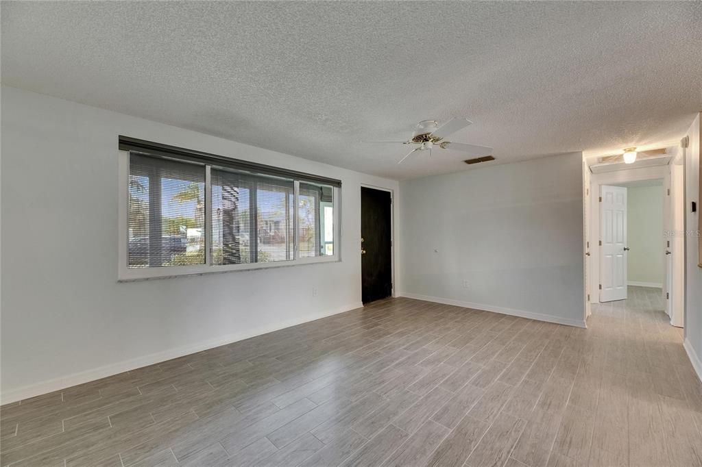 Active With Contract: $365,000 (3 beds, 2 baths, 1529 Square Feet)