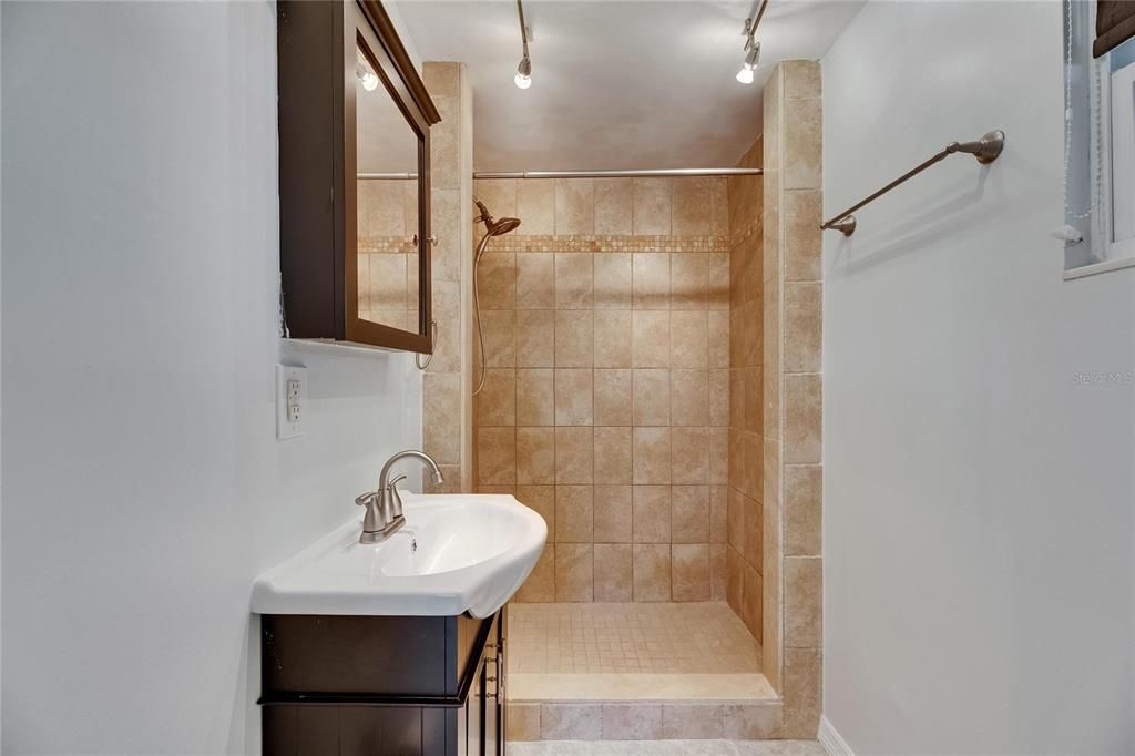 Active With Contract: $365,000 (3 beds, 2 baths, 1529 Square Feet)