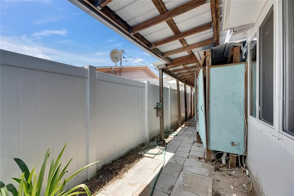 Active With Contract: $365,000 (3 beds, 2 baths, 1529 Square Feet)