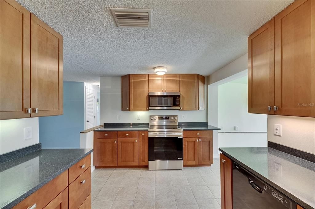 Active With Contract: $365,000 (3 beds, 2 baths, 1529 Square Feet)