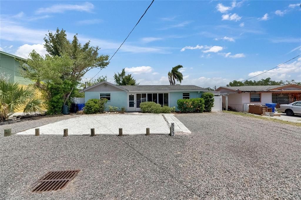 Active With Contract: $365,000 (3 beds, 2 baths, 1529 Square Feet)