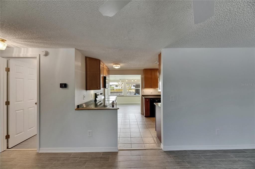 Active With Contract: $365,000 (3 beds, 2 baths, 1529 Square Feet)