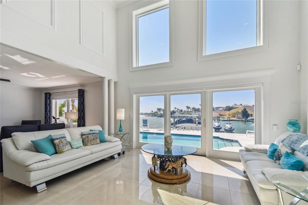 На продажу: $2,599,000 (5 спален, 5 ванн, 3793 Квадратных фут)