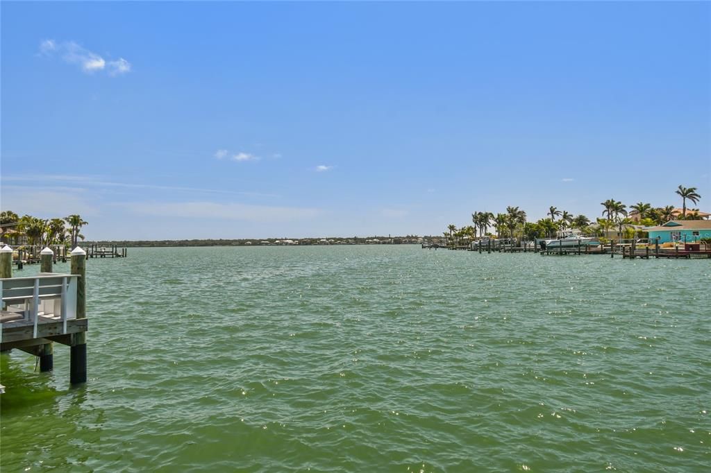 На продажу: $2,599,000 (5 спален, 5 ванн, 3793 Квадратных фут)