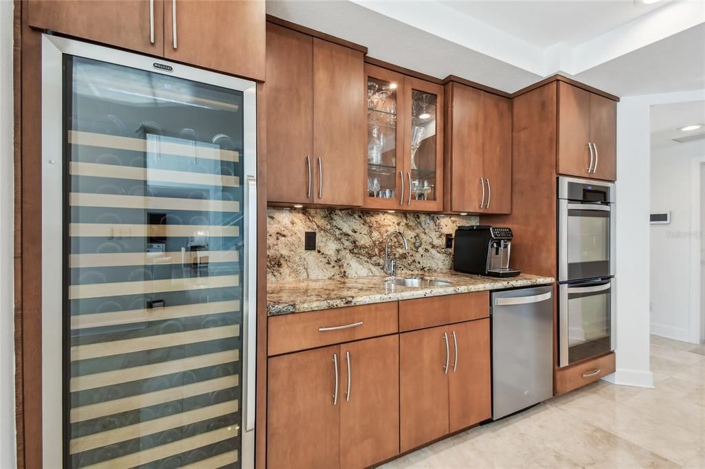 На продажу: $2,599,000 (5 спален, 5 ванн, 3793 Квадратных фут)