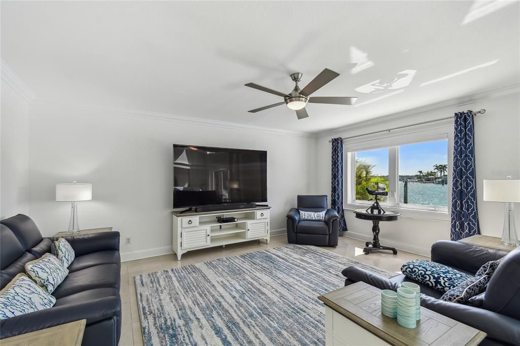 На продажу: $2,599,000 (5 спален, 5 ванн, 3793 Квадратных фут)