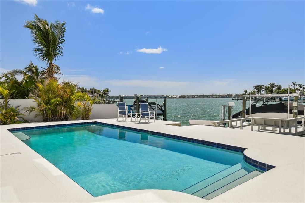 На продажу: $2,599,000 (5 спален, 5 ванн, 3793 Квадратных фут)