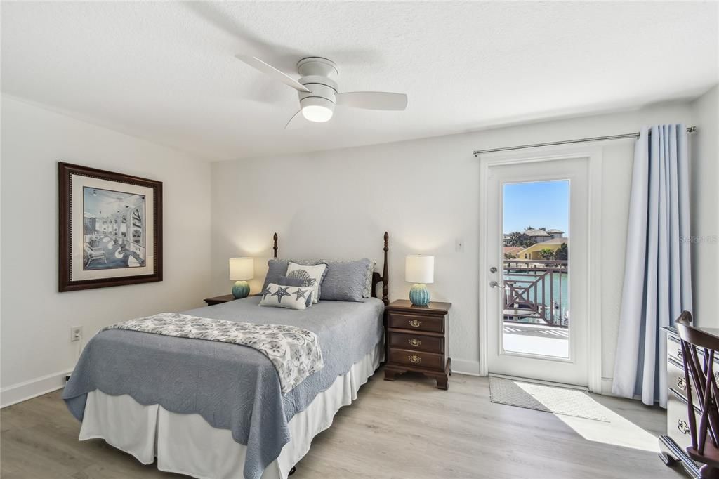 На продажу: $2,599,000 (5 спален, 5 ванн, 3793 Квадратных фут)