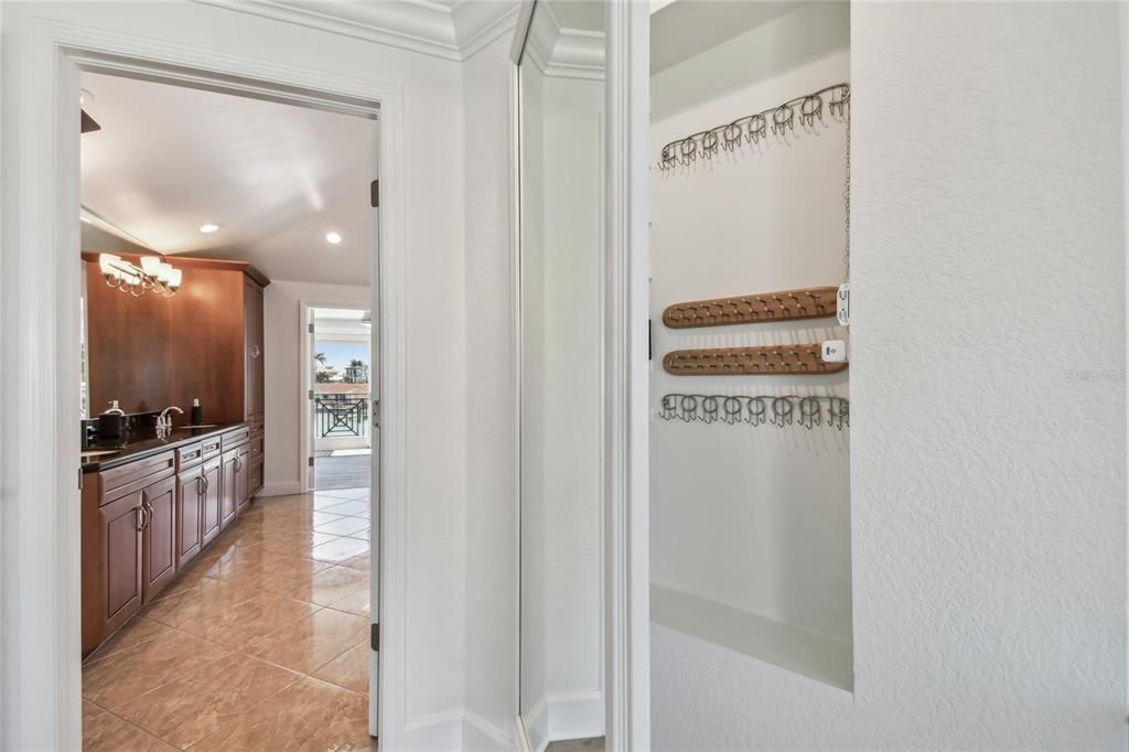 На продажу: $2,599,000 (5 спален, 5 ванн, 3793 Квадратных фут)