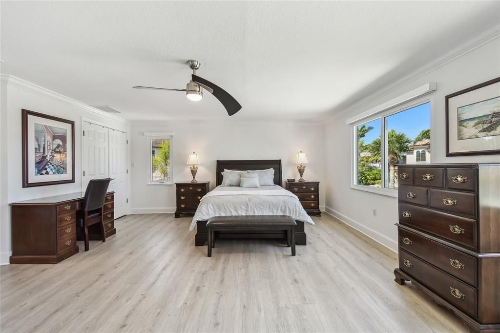 На продажу: $2,599,000 (5 спален, 5 ванн, 3793 Квадратных фут)