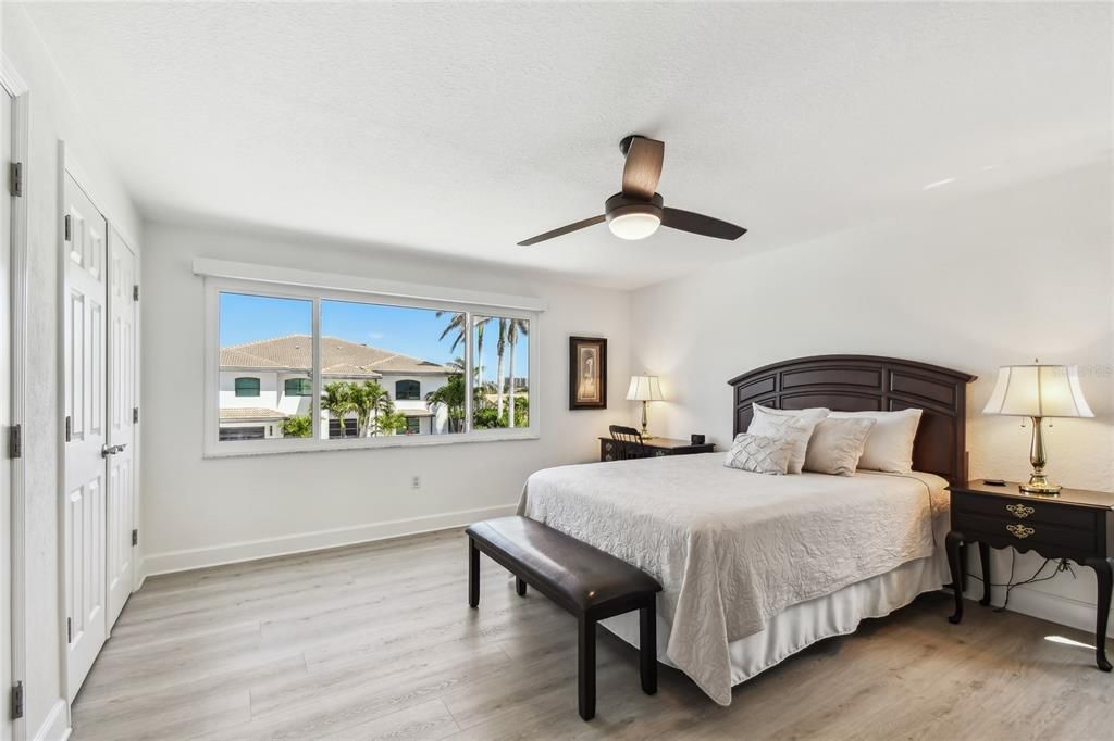 На продажу: $2,599,000 (5 спален, 5 ванн, 3793 Квадратных фут)