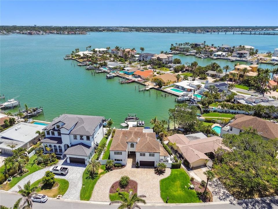 На продажу: $2,599,000 (5 спален, 5 ванн, 3793 Квадратных фут)