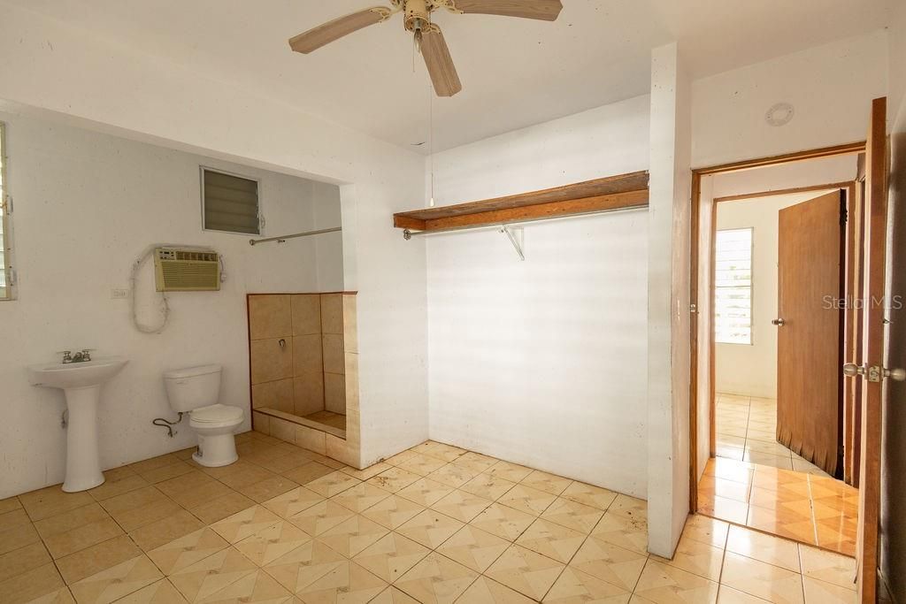 For Sale: $280,000 (3 beds, 3 baths, 1100 Square Feet)