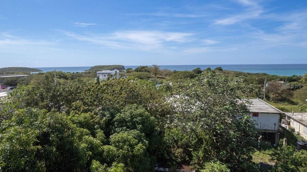 For Sale: $280,000 (3 beds, 3 baths, 1100 Square Feet)